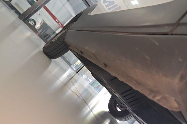 Used Baojun E100 2019 250KM Smart Drive Edition Right Side Sill