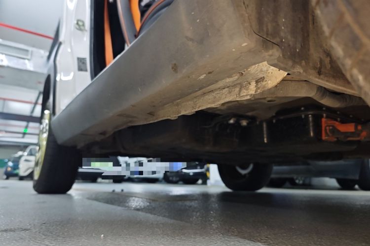 Used Baojun E100 2019 250KM Smart Drive Edition Right Side Sill