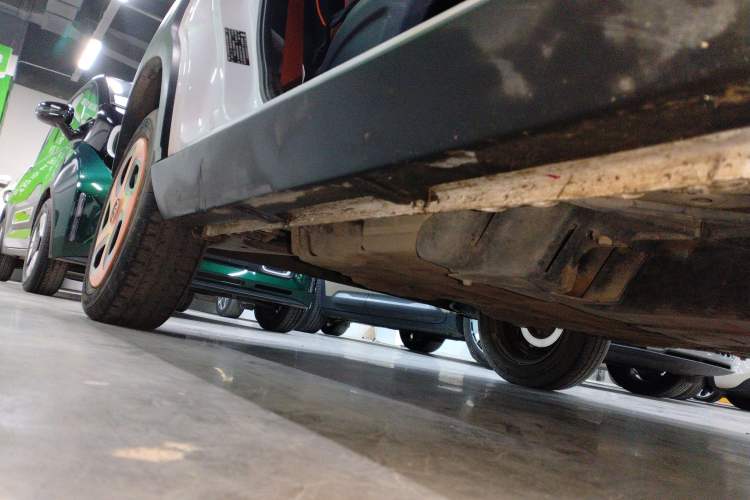Used Baojun E100 2019 250KM Smart Drive Edition Right Side Sill
