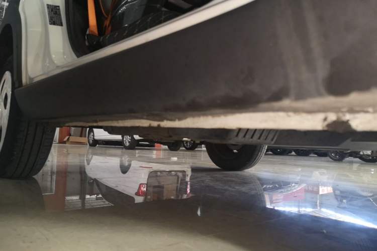 Used Baojun E100 2019 250KM Smart Drive Edition Right Side Sill