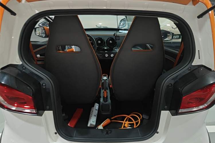 Used Baojun E100 2019 250KM Smart Drive Edition Trunk