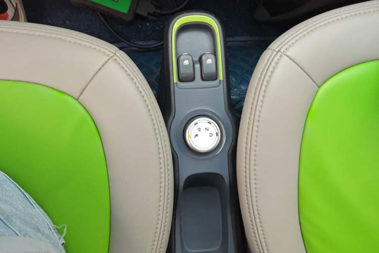 Used Baojun E100 2020 305KM Smart Drive Version Gear Lever