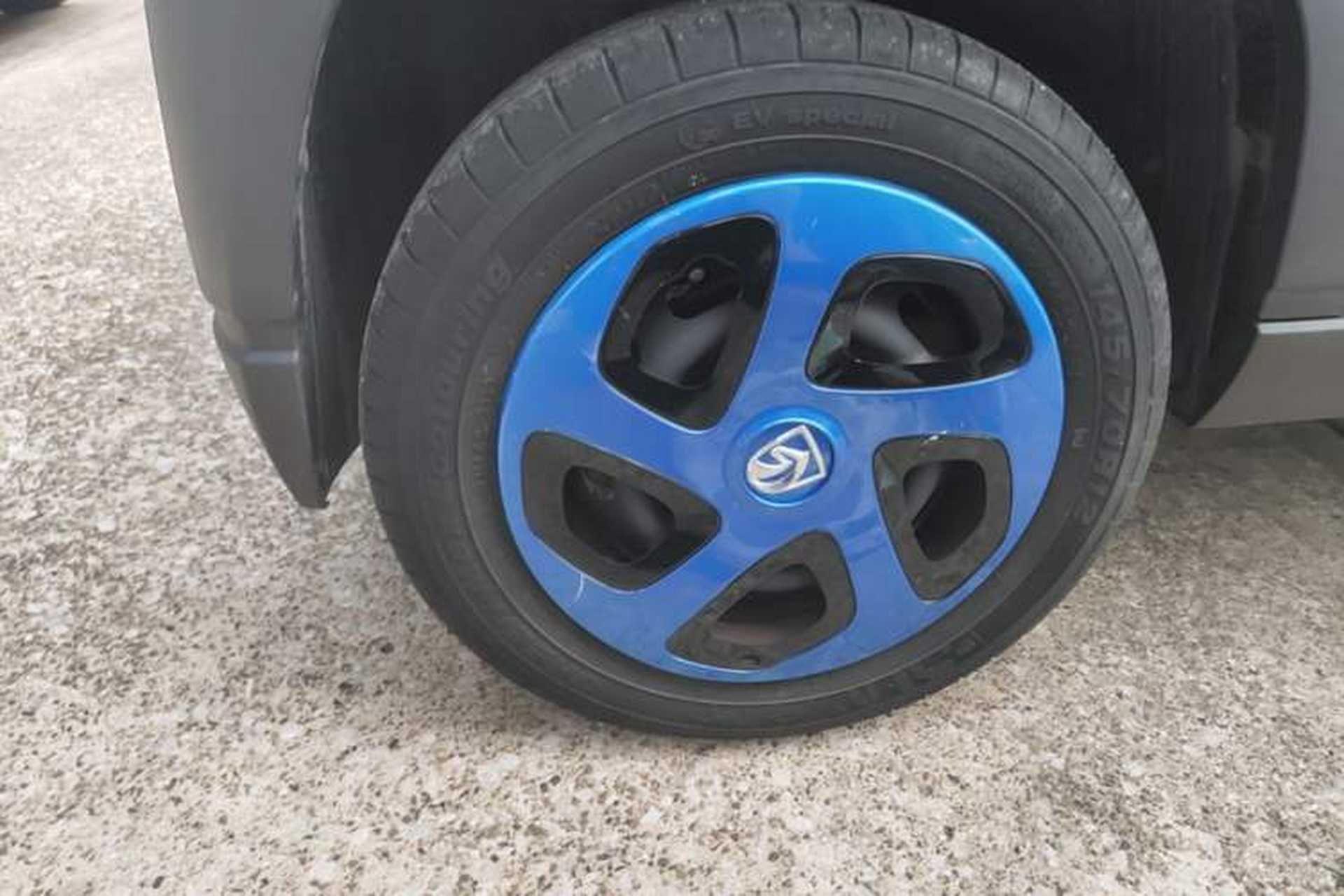 Used Baojun E100 2020 305KM Smart Drive Version Right Rear Wheel Hub
