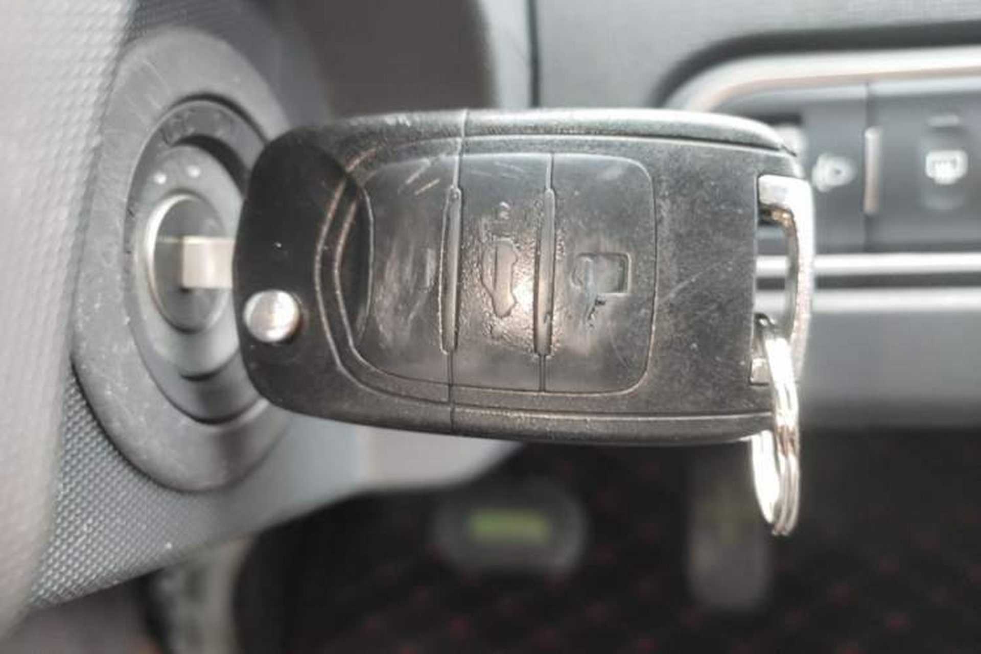 Used Baojun E100 2020 305KM Smart Drive Version Vehicle Key