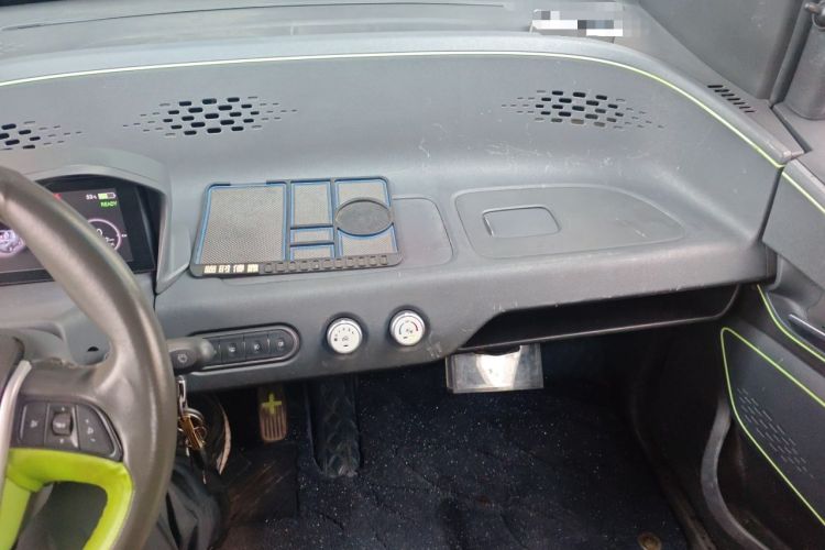 Used Baojun E100 2020 305KM Smart Drive Version Audio And AC Panel