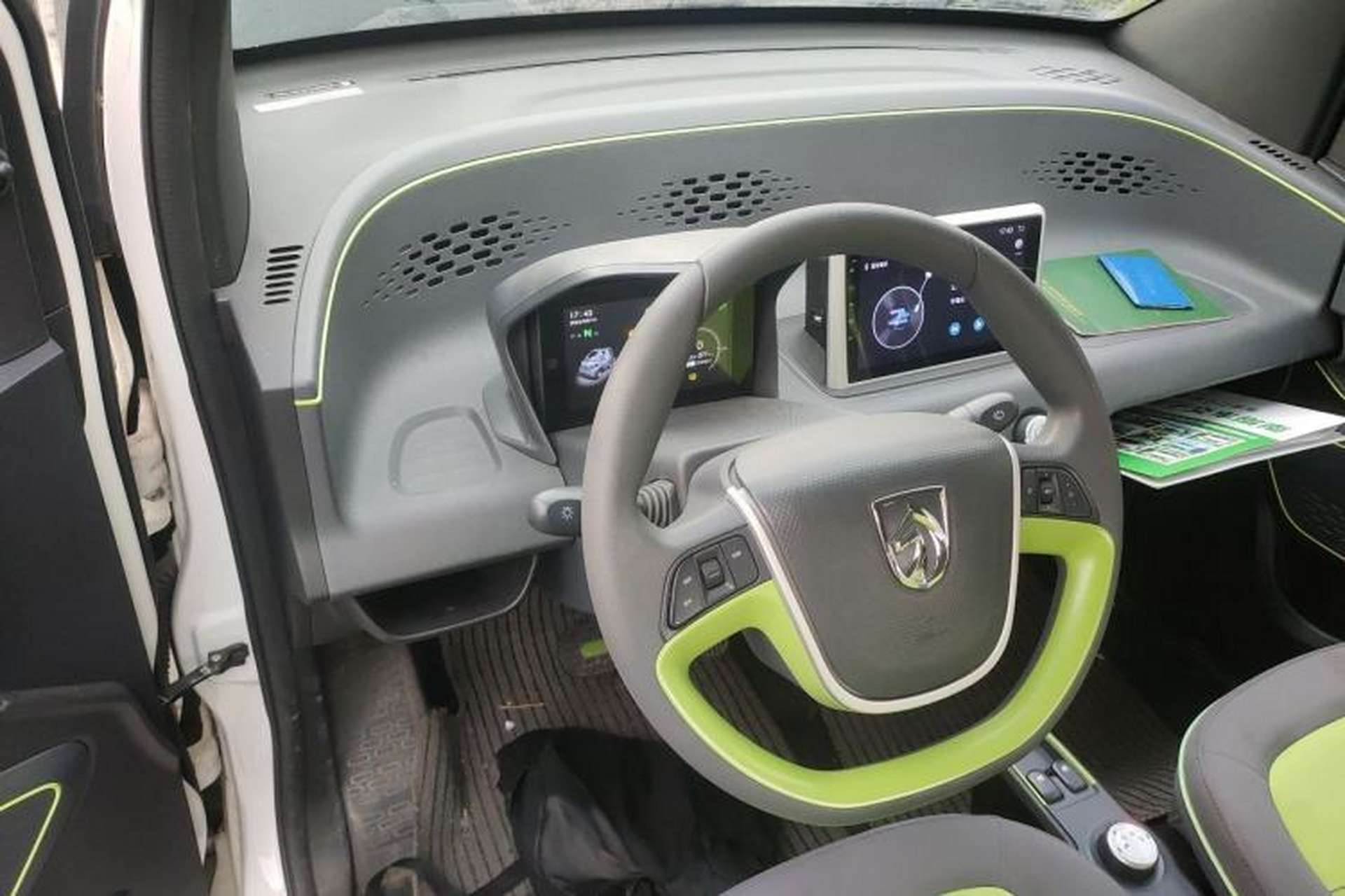Used Baojun E100 2020 305KM Smart Drive Version Center Console