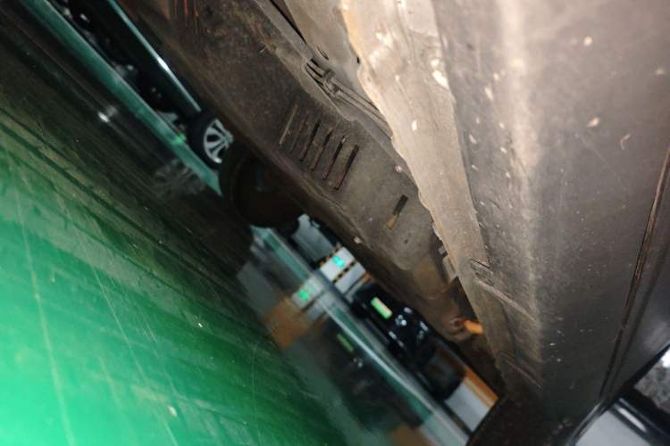 Used Baojun E100 2020 305KM Smart Drive Version Chassis Front Left