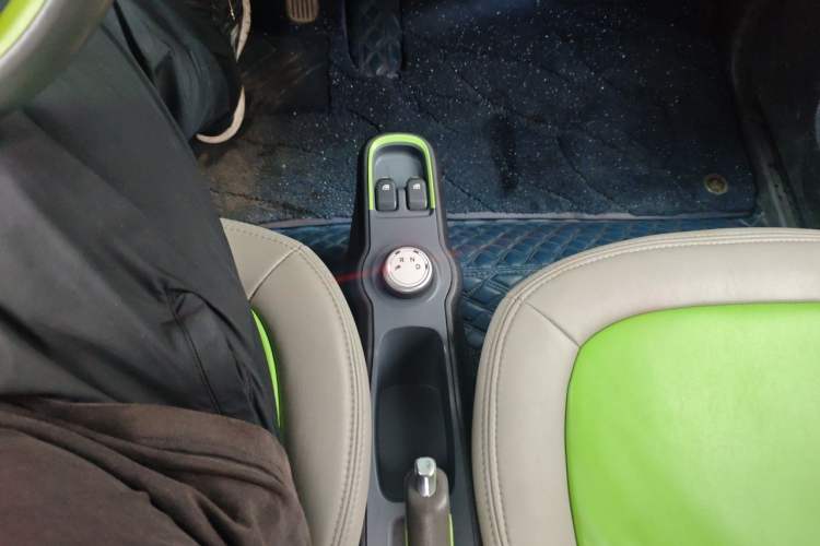 Used Baojun E100 2020 305KM Smart Drive Version Gear Lever
