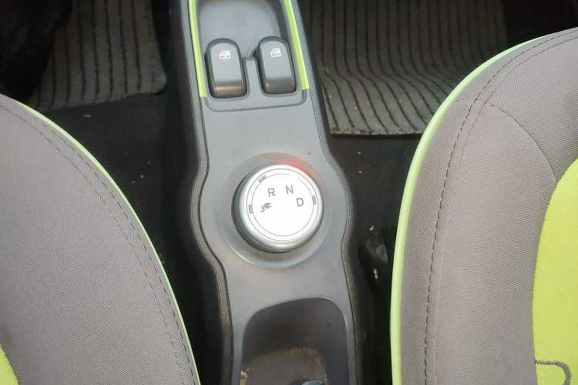 Used Baojun E100 2020 305KM Smart Drive Version Gear Lever