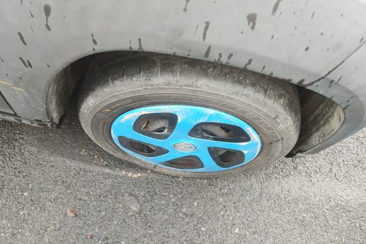 Used Baojun E100 2020 305KM Smart Drive Version Right Front Wheel Hub