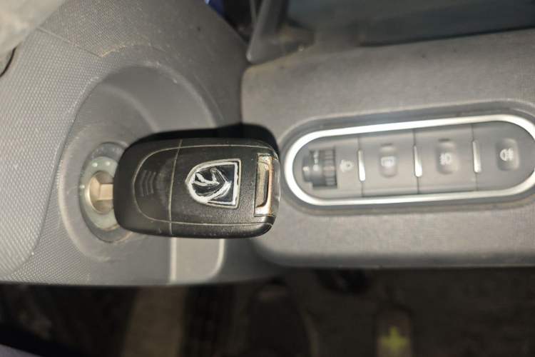 Used Baojun E100 2020 305KM Smart Drive Version Vehicle Key