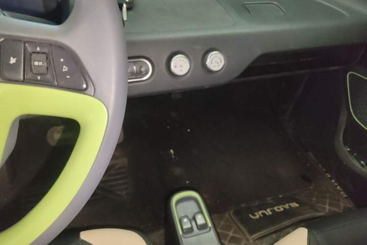 Used Baojun E100 2020 305KM Smart Drive Version Audio And AC Panel