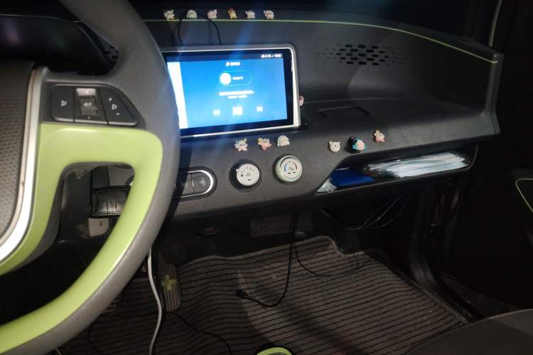 Used Baojun E100 2020 305KM Smart Drive Version Audio And AC Panel