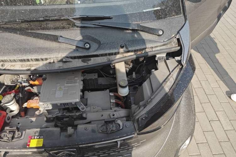Used Baojun E100 2020 305KM Smart Drive Version Engine Bay Left