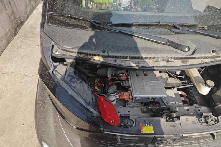 Used Baojun E100 2020 305KM Smart Drive Version Engine Bay Right