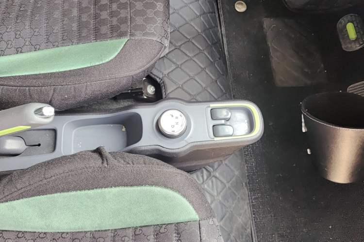 Used Baojun E100 2020 305KM Smart Drive Version Gear Lever