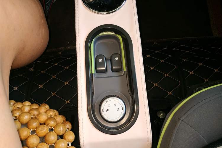 Used Baojun E100 2020 305KM Smart Drive Version Gear Lever