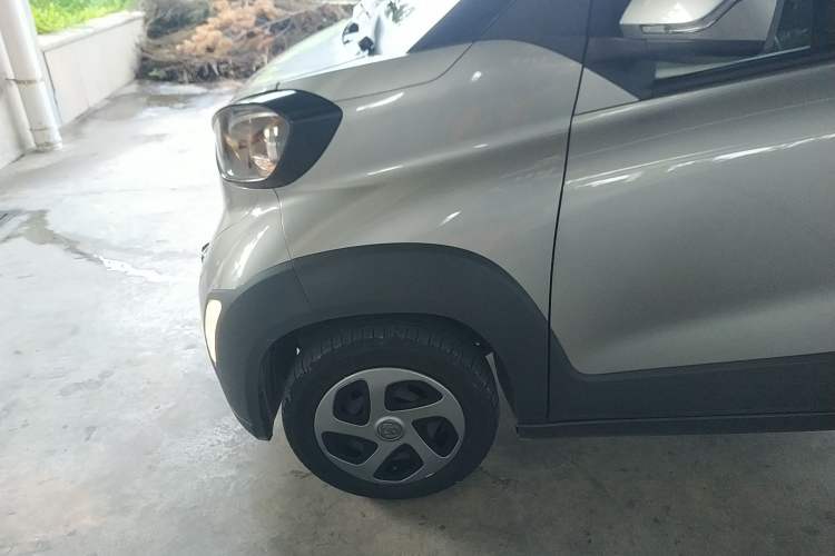 Used Baojun E100 2020 305KM Smart Drive Version Left Front Wheel Hub