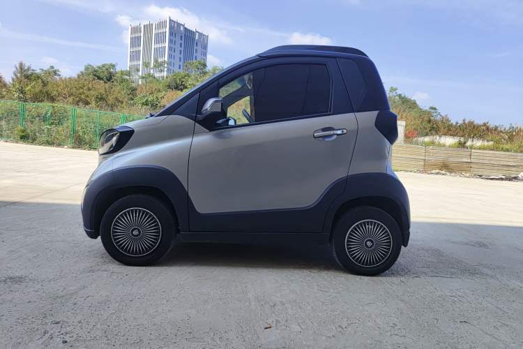 Used Baojun E100 2020 305KM Smart Drive Version Left Side