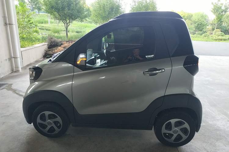 Used Baojun E100 2020 305KM Smart Drive Version Left Side