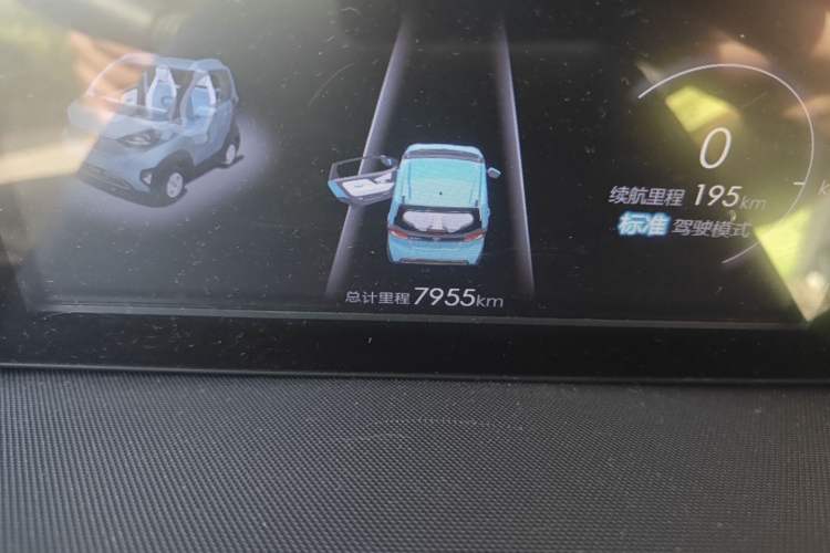 Used Baojun E100 2020 305KM Smart Drive Version Odometer Close Up