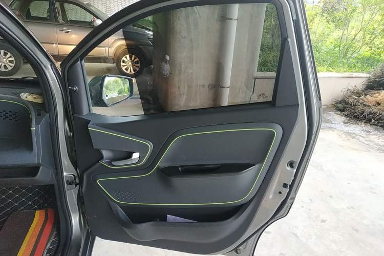 Used Baojun E100 2020 305KM Smart Drive Version Right Front Door Interior