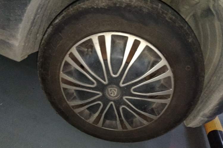 Used Baojun E100 2020 305KM Smart Enjoyment Version Right Front Wheel Hub