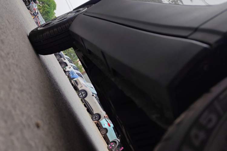 Used Baojun E100 2020 305KM Smart Drive Version Right Side Sill