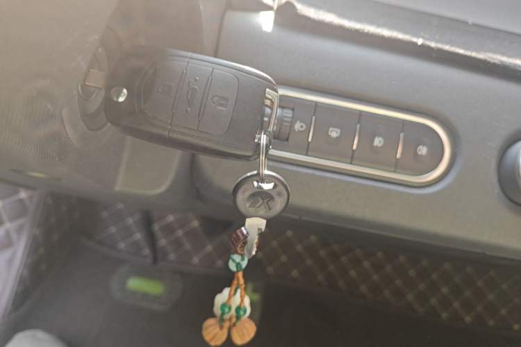 Used Baojun E100 2020 305KM Smart Drive Version Vehicle Key