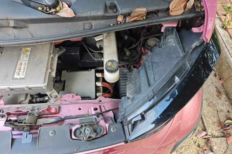 Used Baojun E100 2020 305KM Smart Drive Version Engine Bay Left