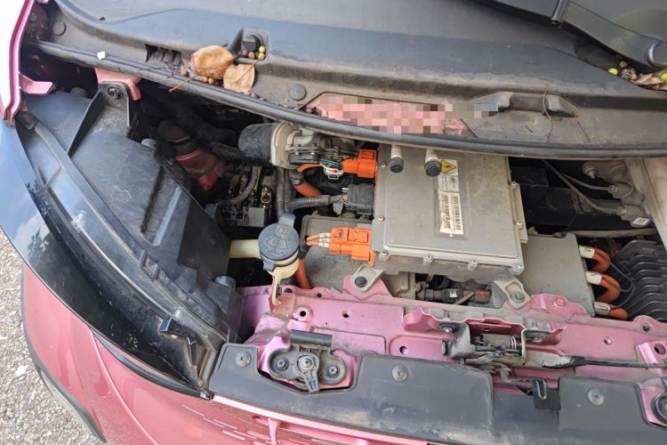 Used Baojun E100 2020 305KM Smart Drive Version Engine Bay Right