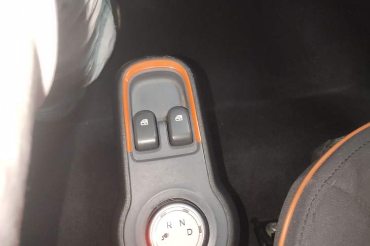 Used Baojun E100 2020 305KM Smart Drive Version Gear Lever