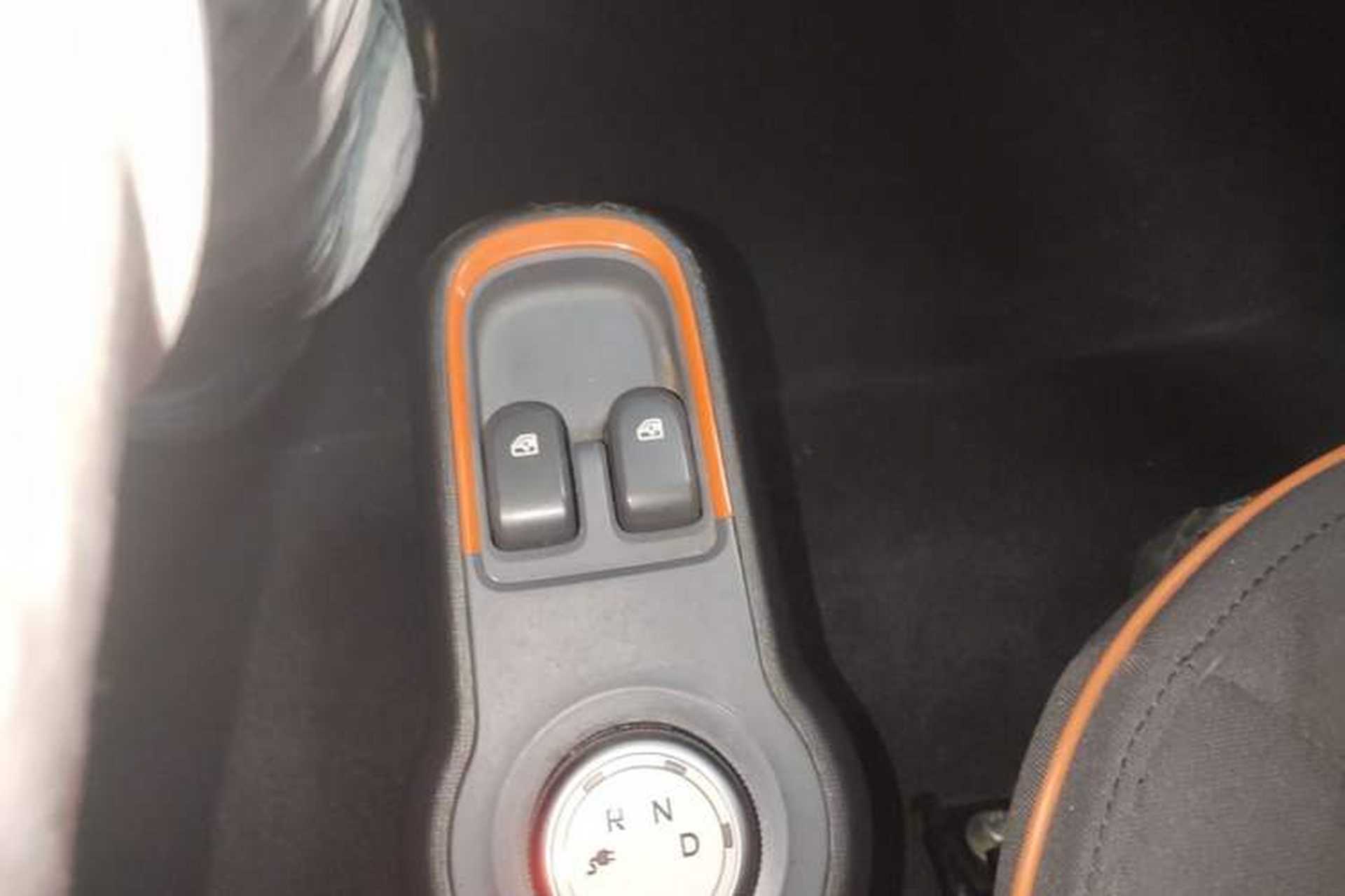 Used Baojun E100 2020 305KM Smart Drive Version Gear Lever