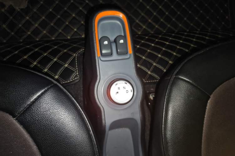 Used Baojun E100 2020 305KM Smart Drive Version Gear Lever