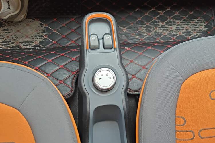 Used Baojun E100 2020 305KM Smart Drive Version Gear Lever