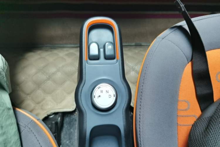 Used Baojun E100 2020 305KM Smart Drive Version Gear Lever