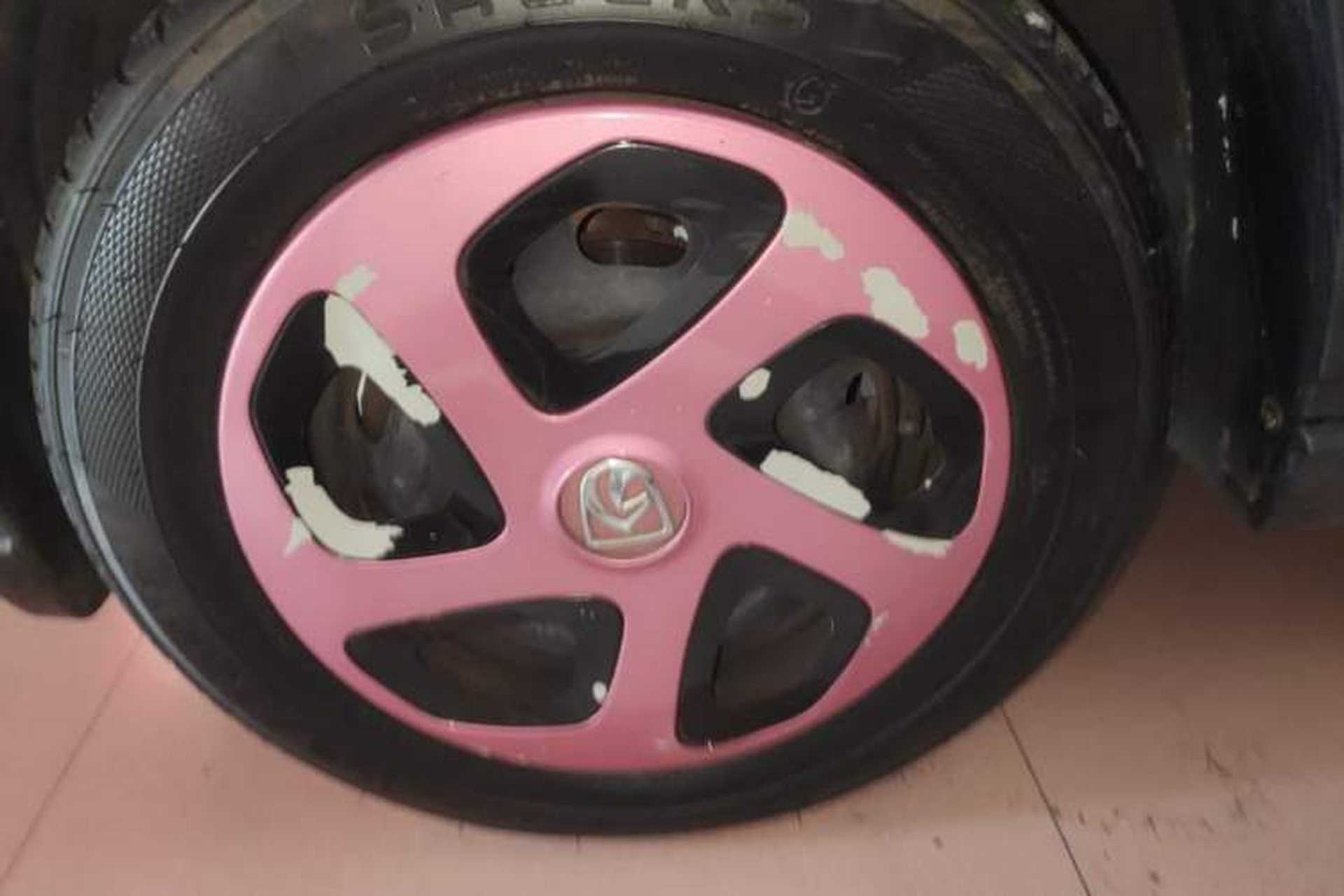 Used Baojun E100 2020 305KM Smart Drive Version Left Front Wheel Hub