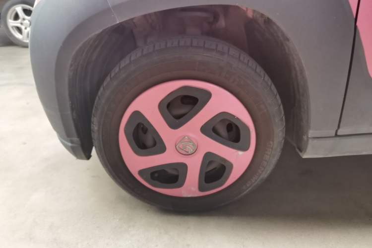 Used Baojun E100 2020 305KM Smart Drive Version Left Front Wheel Hub