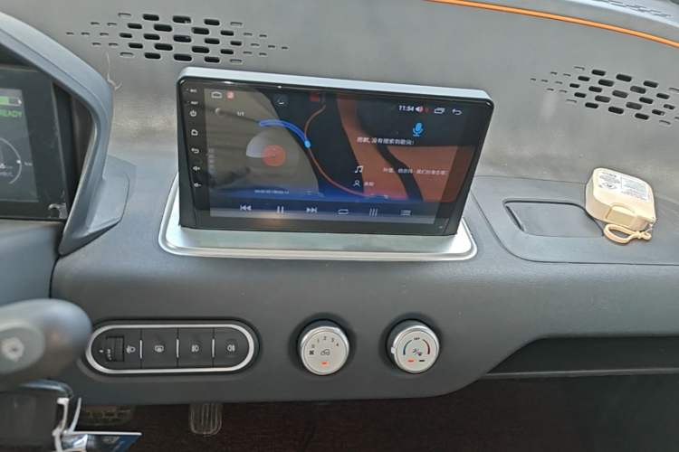 Used Baojun E100 2020 305KM Smart Drive Version Audio And AC Panel