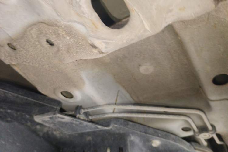 Used Baojun E100 2020 305KM Smart Drive Version Chassis Front Left