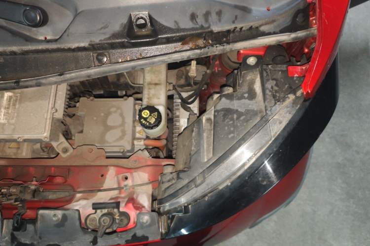 Used Baojun E100 2020 305KM Smart Drive Version Engine Bay Left