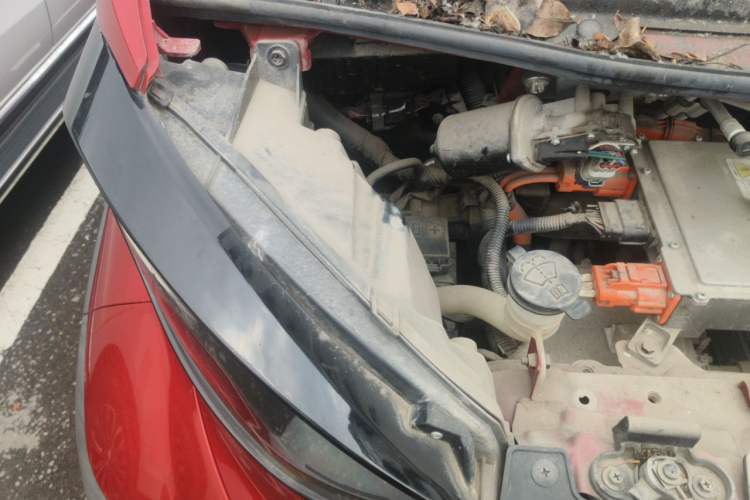 Used Baojun E100 2020 305KM Smart Drive Version Engine Bay Right