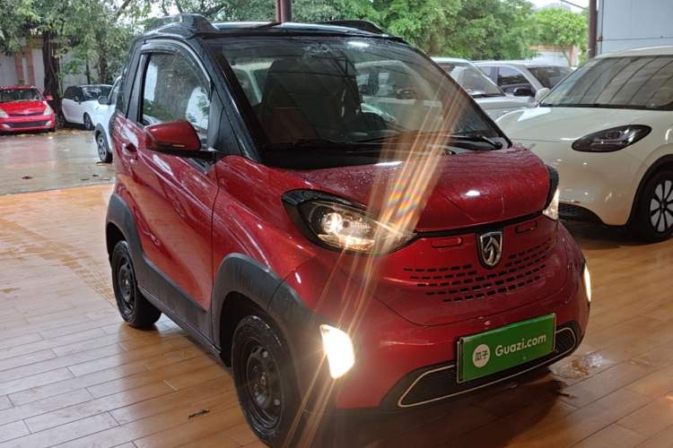 Used Baojun E100 2020 305KM Smart Drive Version Front Right 45 Deg