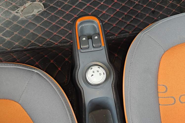 Used Baojun E100 2020 305KM Smart Drive Version Gear Lever
