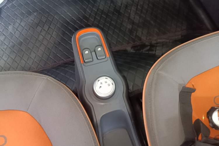 Used Baojun E100 2020 305KM Smart Drive Version Gear Lever
