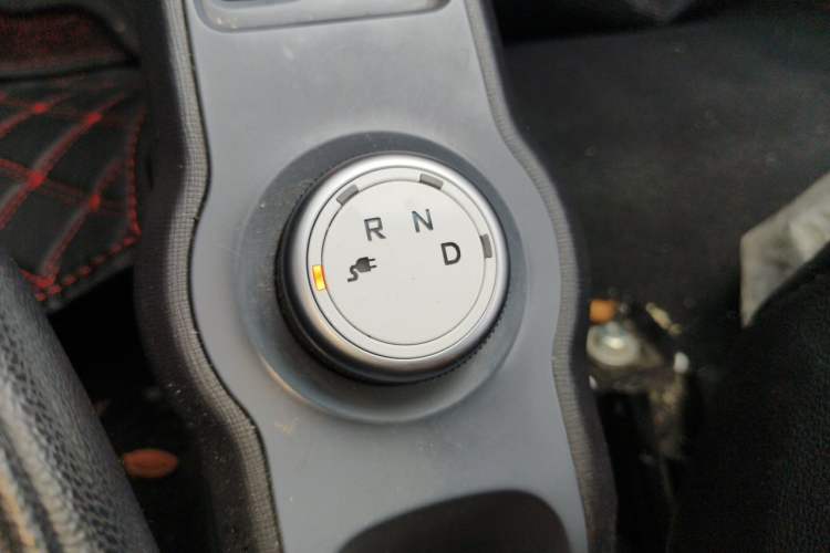Used Baojun E100 2020 305KM Smart Drive Version Gear Lever
