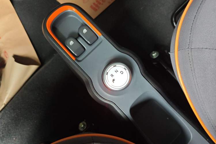Used Baojun E100 2020 305KM Smart Drive Version Gear Lever