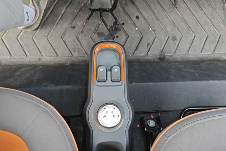 Used Baojun E100 2020 305KM Smart Drive Version Gear Lever