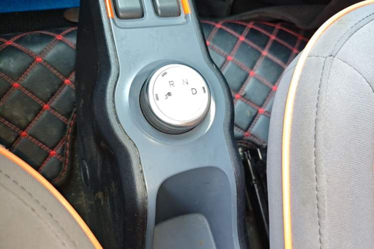 Used Baojun E100 2020 305KM Smart Drive Version Gear Lever