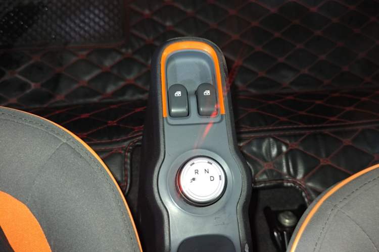 Used Baojun E100 2020 305KM Smart Drive Version Gear Lever
